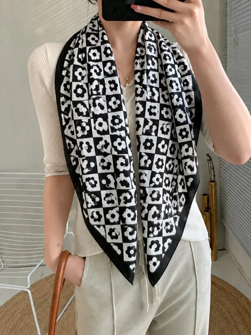 2/$30 NEW Groovy Retro Flower Power Black White Geometric Print Fashion Scarf